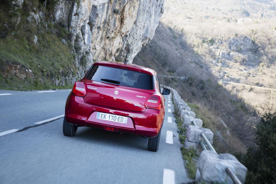  Suzuki Swift 2017 года  (WW) (фото 26 из 101)